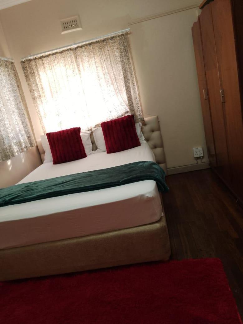 Hotel Triple S Bellville Exterior foto